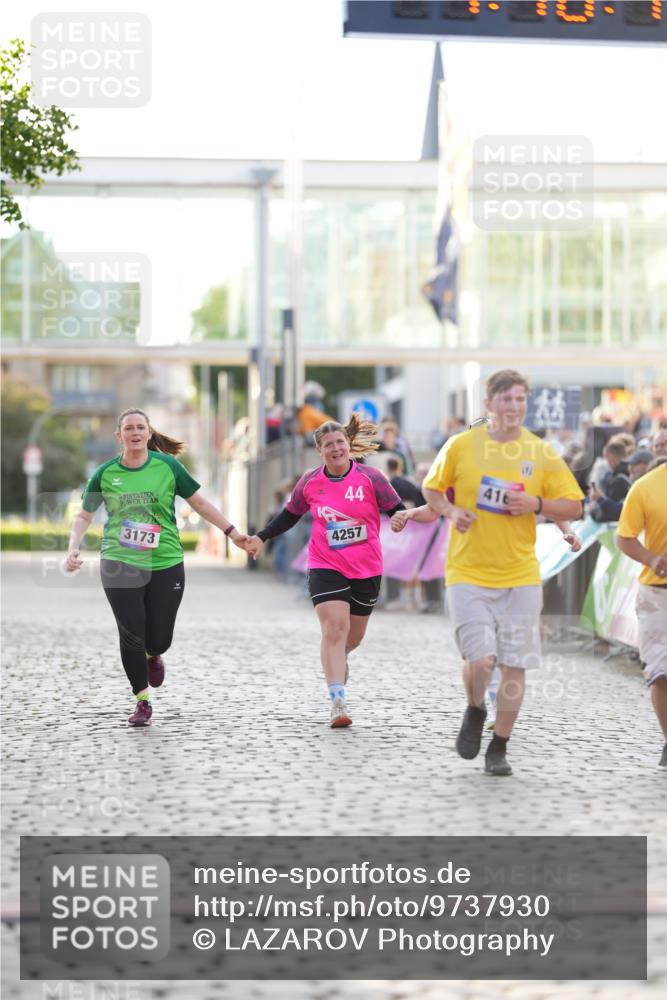 12.06.2026 - Holstenköstenlauf LAZAROV Photography http://msf.ph/oto/9737930 12.06.2026 20:10:16 Laufen 3173, 4168, 4169, 4257, 4261 meine-sportfotos.de
