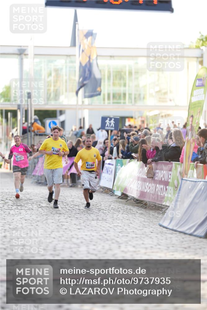 12.06.2026 - Holstenköstenlauf LAZAROV Photography http://msf.ph/oto/9737935 12.06.2026 20:10:13 Laufen 4370 meine-sportfotos.de
