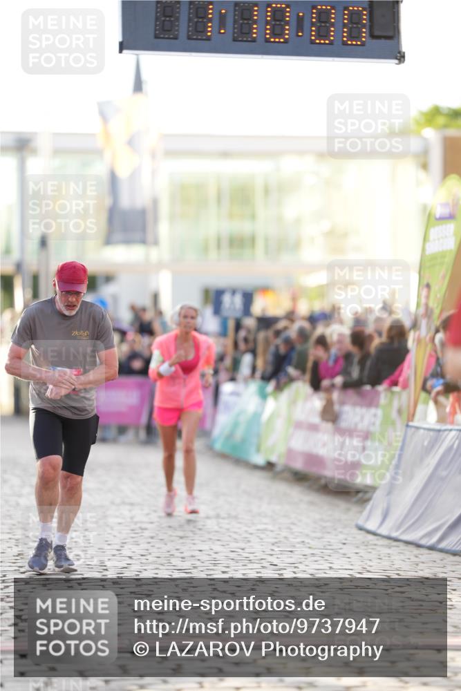 12.06.2026 - Holstenköstenlauf LAZAROV Photography http://msf.ph/oto/9737947 12.06.2026 20:09:59 Laufen 3163, 3764, 4355, 4386, 4401 meine-sportfotos.de