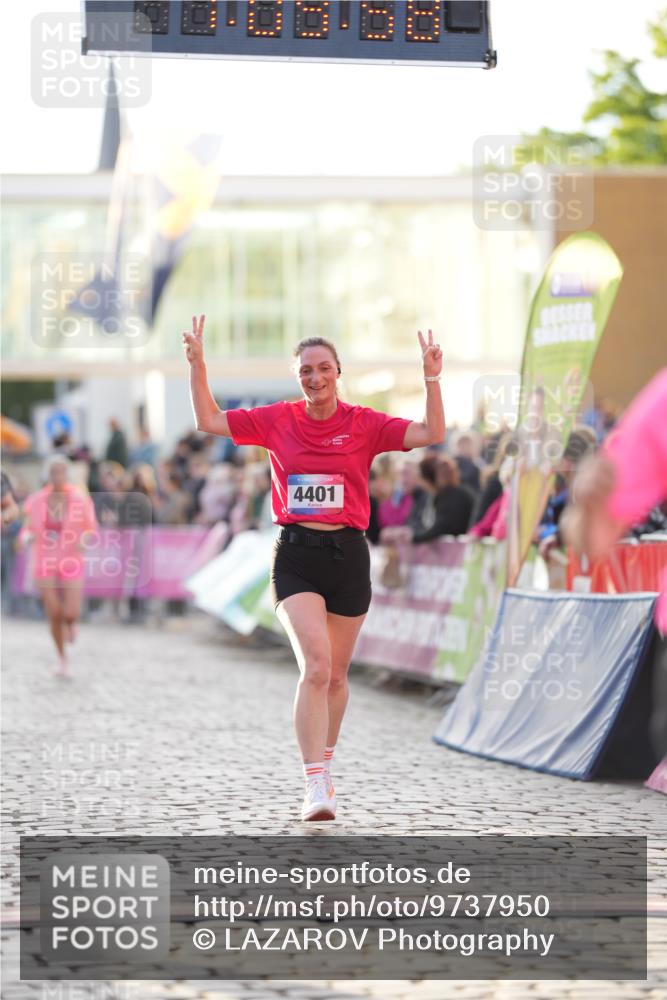 12.06.2026 - Holstenköstenlauf LAZAROV Photography http://msf.ph/oto/9737950 12.06.2026 20:09:57 Laufen 3764, 4355, 4386, 4401 meine-sportfotos.de