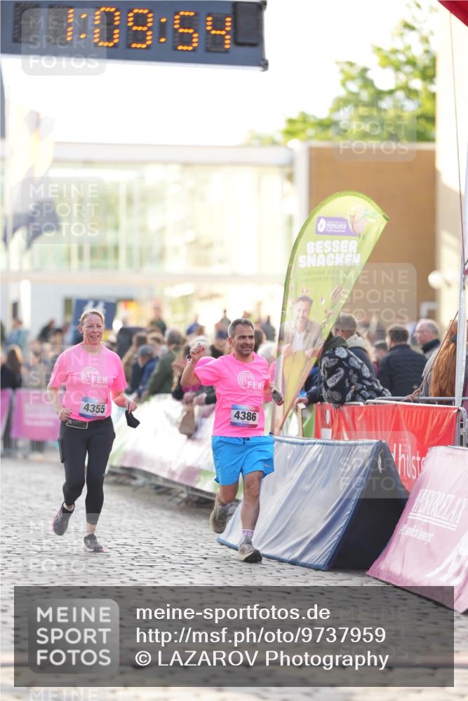 12.06.2026 - Holstenköstenlauf LAZAROV Photography http://msf.ph/oto/9737959 12.06.2026 20:09:53 Laufen 4160, 4355, 4386 meine-sportfotos.de