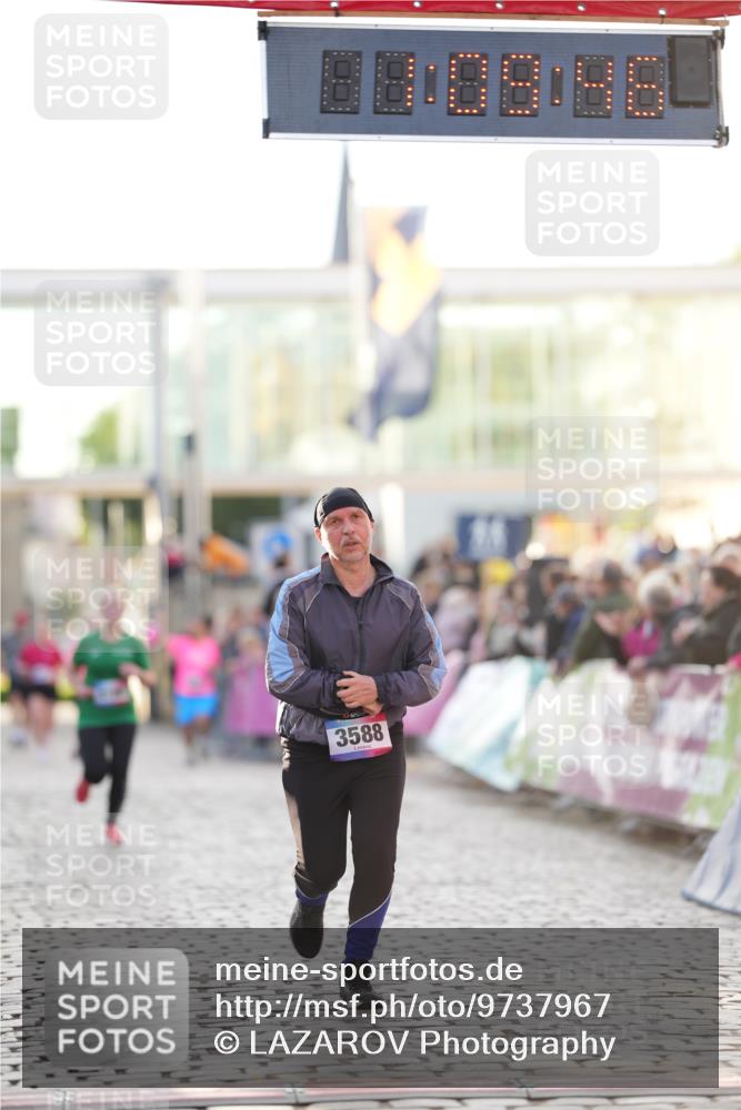 12.06.2026 - Holstenköstenlauf LAZAROV Photography http://msf.ph/oto/9737967 12.06.2026 20:09:45 Laufen 3516, 3588 meine-sportfotos.de