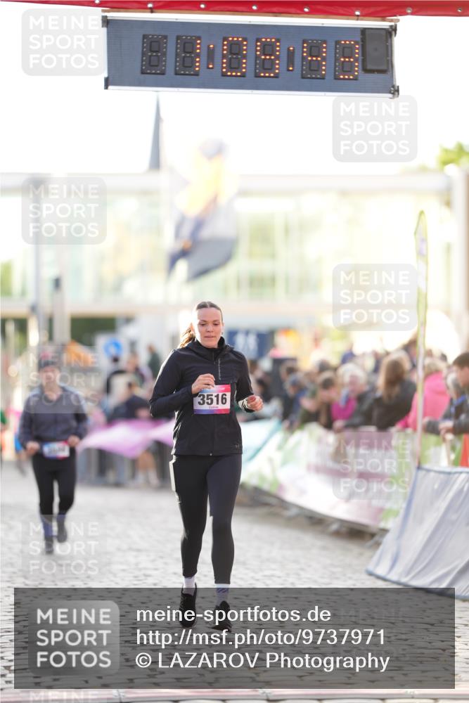 12.06.2026 - Holstenköstenlauf LAZAROV Photography http://msf.ph/oto/9737971 12.06.2026 20:09:42 Laufen 3516, 3588, 3870 meine-sportfotos.de