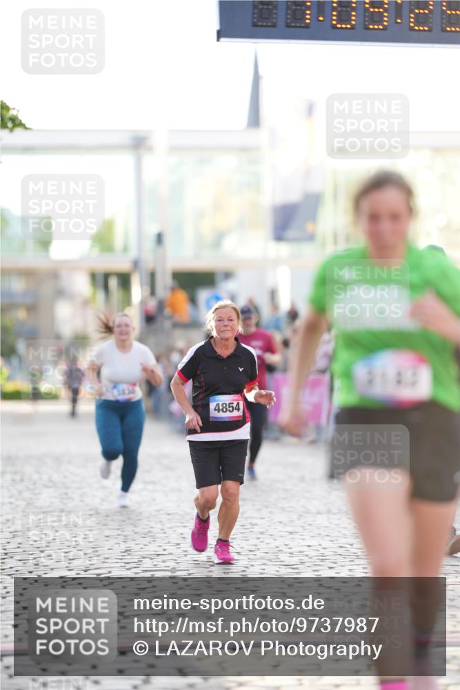 12.06.2026 - Holstenköstenlauf LAZAROV Photography http://msf.ph/oto/9737987 12.06.2026 20:09:25 Laufen 3139, 3182, 3830, 4854 meine-sportfotos.de