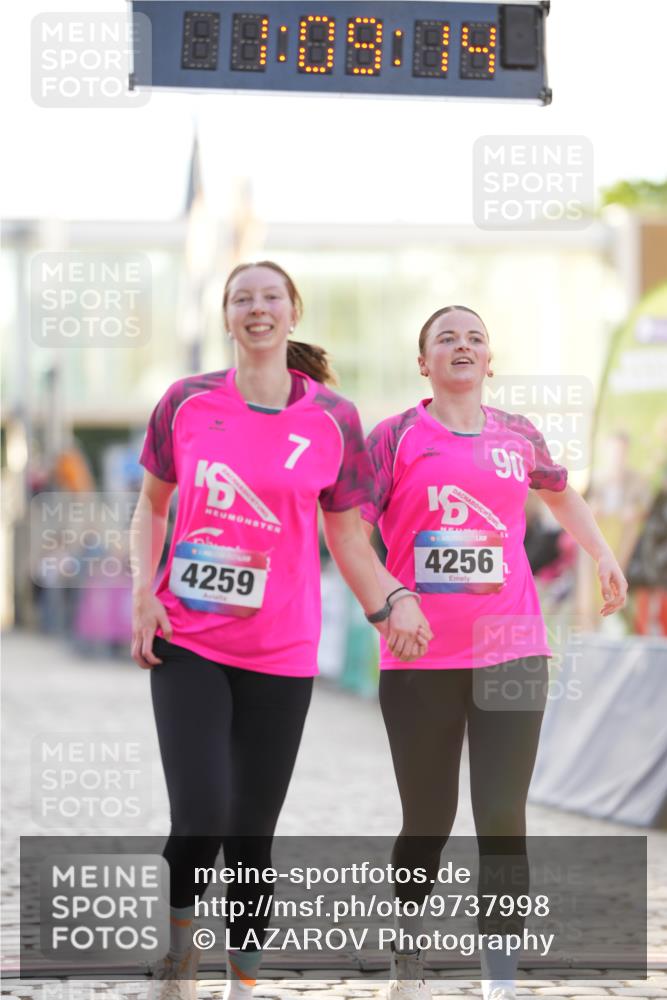 12.06.2026 - Holstenköstenlauf LAZAROV Photography http://msf.ph/oto/9737998 12.06.2026 20:09:13 Laufen 3267, 3574, 3575, 4256, 4259 meine-sportfotos.de