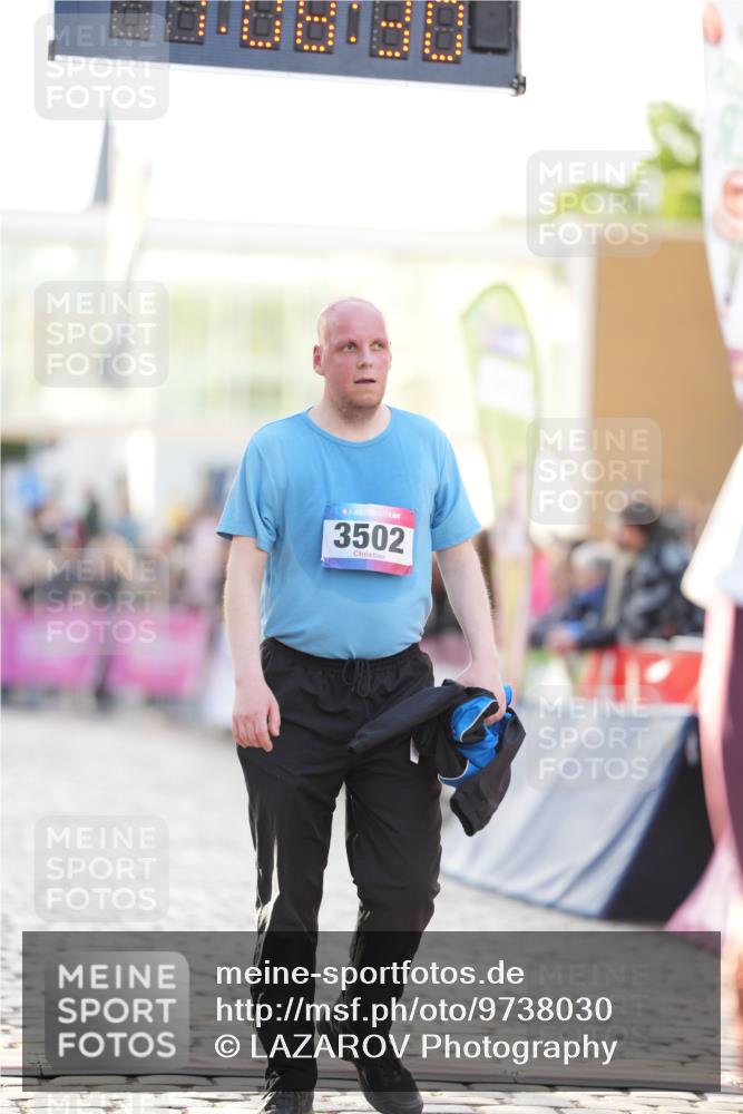 12.06.2026 - Holstenköstenlauf LAZAROV Photography http://msf.ph/oto/9738030 12.06.2026 20:08:29 Laufen 3111, 3502, 4179 meine-sportfotos.de