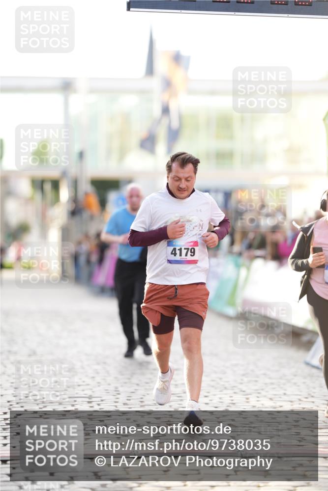 12.06.2026 - Holstenköstenlauf LAZAROV Photography http://msf.ph/oto/9738035 12.06.2026 20:08:25 Laufen 3111, 3502, 4179 meine-sportfotos.de