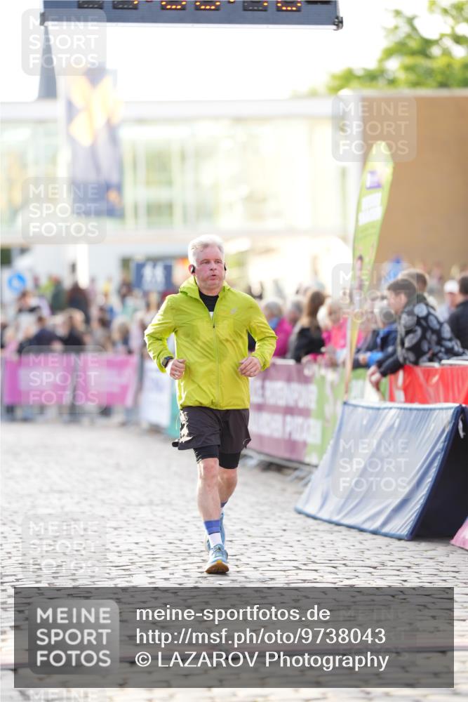 12.06.2026 - Holstenköstenlauf LAZAROV Photography http://msf.ph/oto/9738043 12.06.2026 20:08:15 Laufen 4916 meine-sportfotos.de