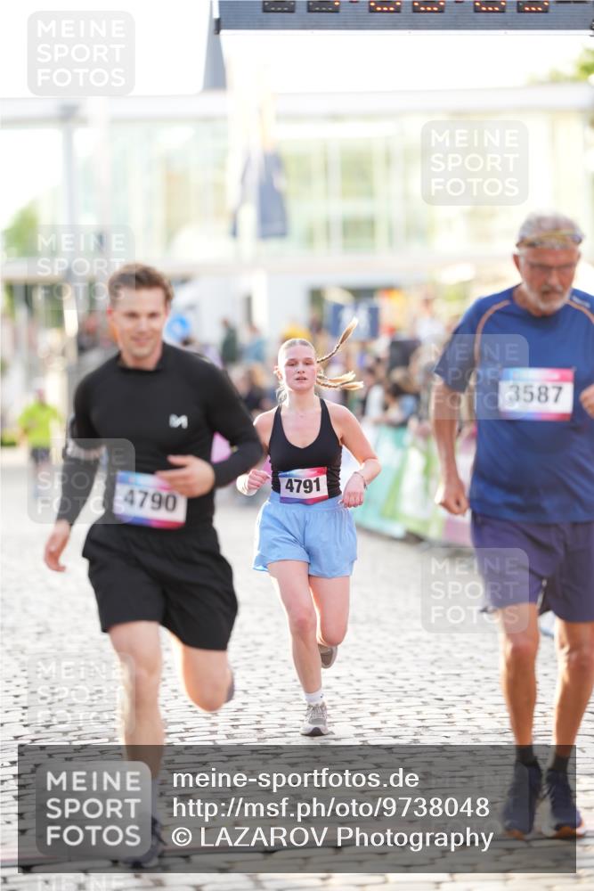 12.06.2026 - Holstenköstenlauf LAZAROV Photography http://msf.ph/oto/9738048 12.06.2026 20:08:02 Laufen 3587, 4120, 4790, 4791 meine-sportfotos.de