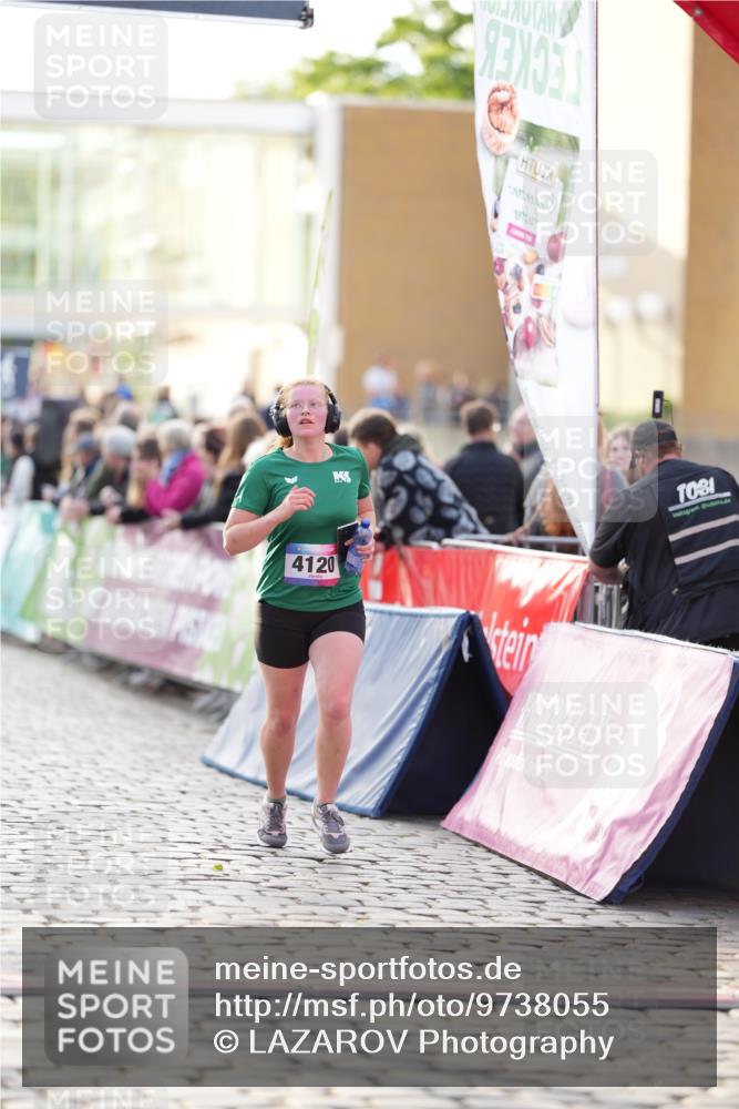 12.06.2026 - Holstenköstenlauf LAZAROV Photography http://msf.ph/oto/9738055 12.06.2026 20:07:55 Laufen 3711, 3843, 4120, 4586 meine-sportfotos.de