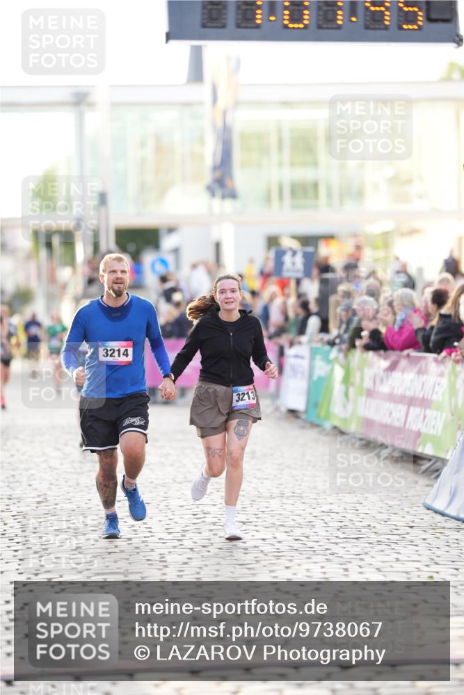12.06.2026 - Holstenköstenlauf LAZAROV Photography http://msf.ph/oto/9738067 12.06.2026 20:07:44 Laufen 3213, 3214, 4543 meine-sportfotos.de