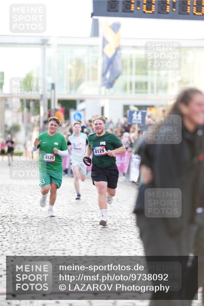 12.06.2026 - Holstenköstenlauf LAZAROV Photography http://msf.ph/oto/9738092 12.06.2026 20:07:09 Laufen 3171, 4125, 4129, 4153 meine-sportfotos.de
