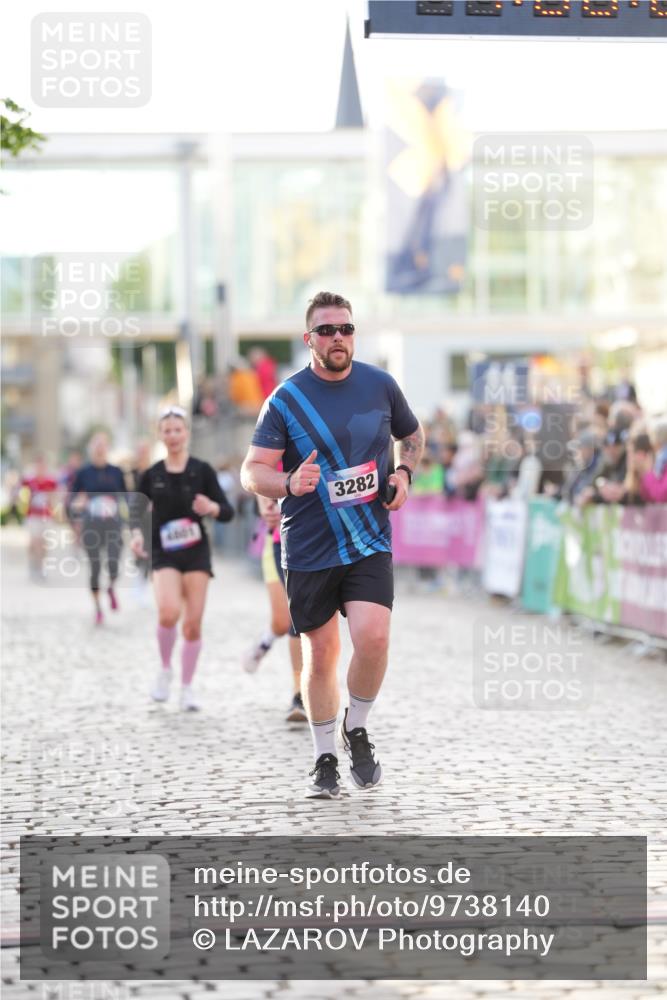 12.06.2026 - Holstenköstenlauf LAZAROV Photography http://msf.ph/oto/9738140 12.06.2026 20:06:05 Laufen 3031, 3282, 3395, 4371, 4801, 4807 meine-sportfotos.de