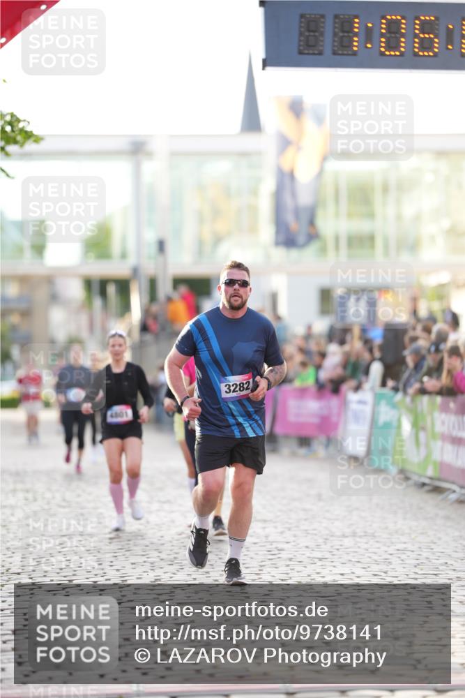 12.06.2026 - Holstenköstenlauf LAZAROV Photography http://msf.ph/oto/9738141 12.06.2026 20:06:05 Laufen 3031, 3282, 3395, 4371, 4801, 4807 meine-sportfotos.de