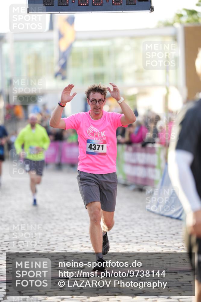 12.06.2026 - Holstenköstenlauf LAZAROV Photography http://msf.ph/oto/9738144 12.06.2026 20:06:00 Laufen 3031, 3959, 4371, 4485, 4486 meine-sportfotos.de