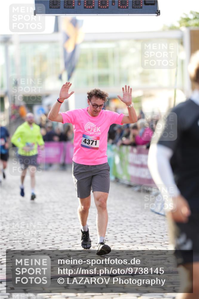 12.06.2026 - Holstenköstenlauf LAZAROV Photography http://msf.ph/oto/9738145 12.06.2026 20:06:00 Laufen 3031, 3959, 4371, 4485, 4486 meine-sportfotos.de