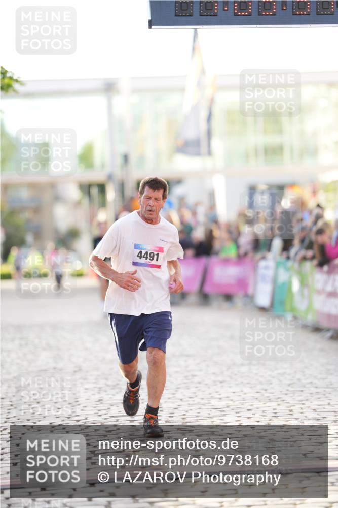 12.06.2026 - Holstenköstenlauf LAZAROV Photography http://msf.ph/oto/9738168 12.06.2026 20:05:37 Laufen 3945, 4491 meine-sportfotos.de