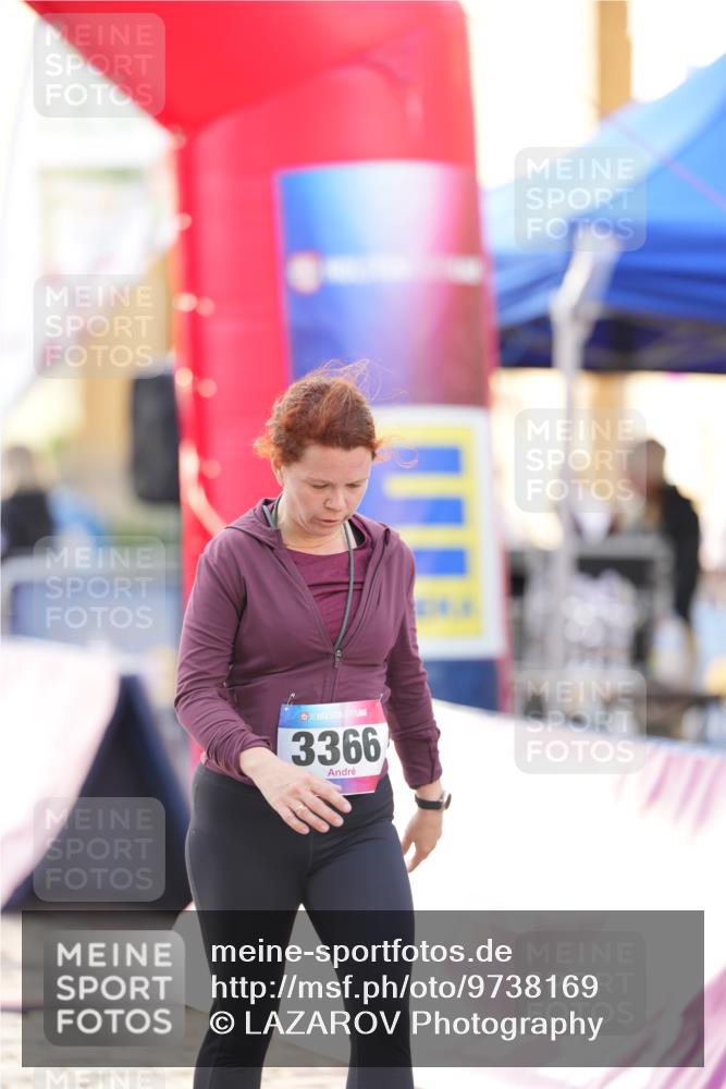 12.06.2026 - Holstenköstenlauf LAZAROV Photography http://msf.ph/oto/9738169 12.06.2026 20:05:32 Laufen 3168, 3366, 3690, 3695, 4633 meine-sportfotos.de