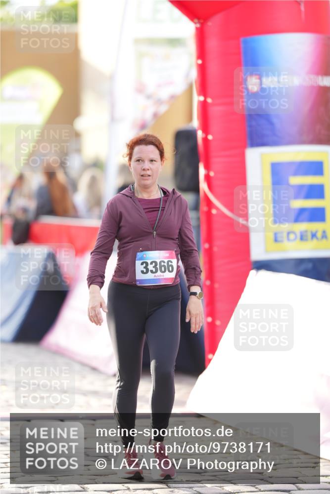 12.06.2026 - Holstenköstenlauf LAZAROV Photography http://msf.ph/oto/9738171 12.06.2026 20:05:31 Laufen 3168, 3366, 3690, 3695, 4633 meine-sportfotos.de