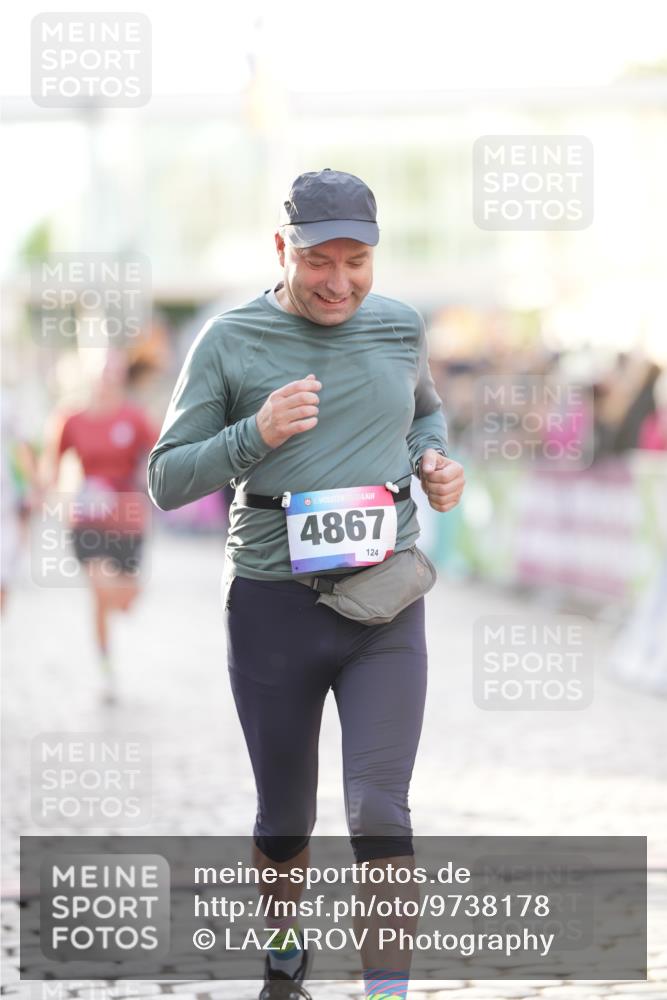 12.06.2026 - Holstenköstenlauf LAZAROV Photography http://msf.ph/oto/9738178 12.06.2026 20:05:24 Laufen 3591, 3690, 3695, 4633, 4867 meine-sportfotos.de