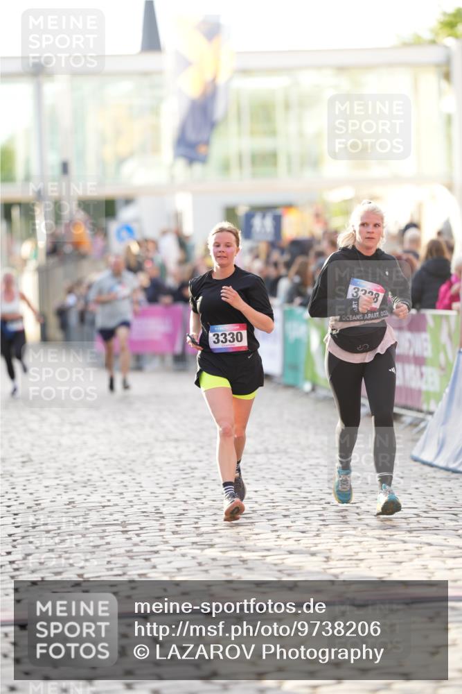12.06.2026 - Holstenköstenlauf LAZAROV Photography http://msf.ph/oto/9738206 12.06.2026 20:04:56 Laufen 3328, 3330, 3357, 3756, 3837, 4162, 4617, 4725 meine-sportfotos.de