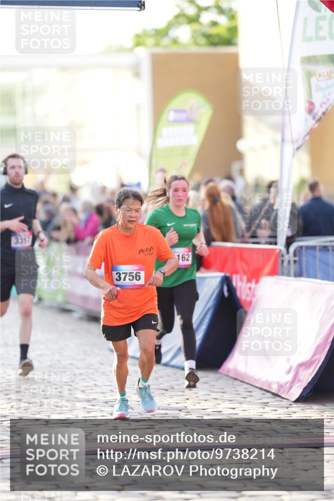 12.06.2026 - Holstenköstenlauf LAZAROV Photography http://msf.ph/oto/9738214 12.06.2026 20:04:51 Laufen 3357, 3756, 3837, 4162 meine-sportfotos.de