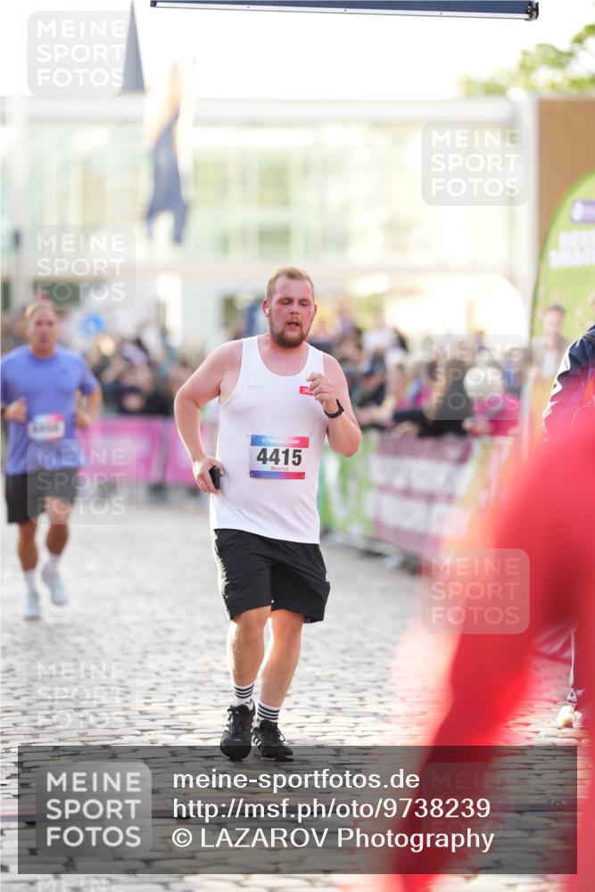 12.06.2026 - Holstenköstenlauf LAZAROV Photography http://msf.ph/oto/9738239 12.06.2026 20:04:28 Laufen 3179, 4268, 4415, 4850 meine-sportfotos.de