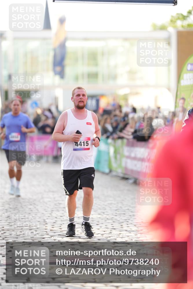 12.06.2026 - Holstenköstenlauf LAZAROV Photography http://msf.ph/oto/9738240 12.06.2026 20:04:27 Laufen 3179, 3279, 4268, 4415, 4850 meine-sportfotos.de