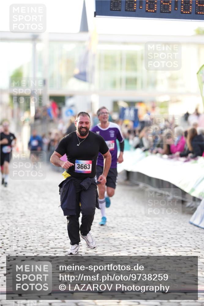 12.06.2026 - Holstenköstenlauf LAZAROV Photography http://msf.ph/oto/9738259 12.06.2026 20:04:09 Laufen 3663, 4087, 4108, 4456 meine-sportfotos.de