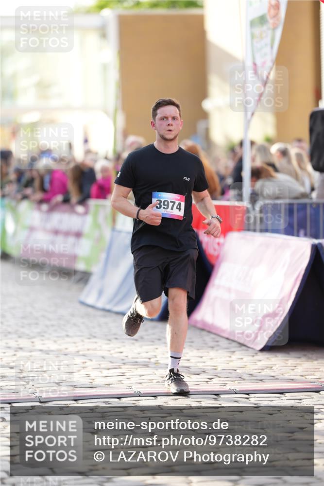 12.06.2026 - Holstenköstenlauf LAZAROV Photography http://msf.ph/oto/9738282 12.06.2026 20:03:46 Laufen 3135, 3469, 3592, 3939, 3974 meine-sportfotos.de