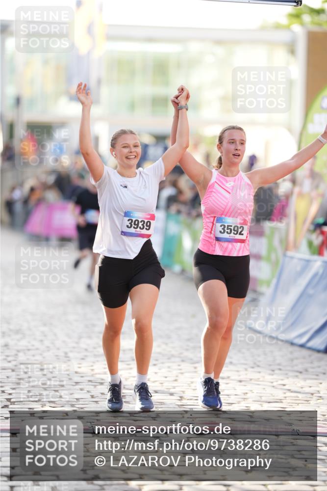 12.06.2026 - Holstenköstenlauf LAZAROV Photography http://msf.ph/oto/9738286 12.06.2026 20:03:42 Laufen 3319, 3507, 3592, 3939, 3974, 4847 meine-sportfotos.de