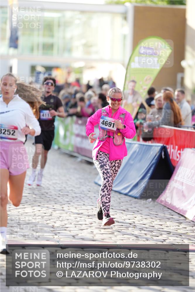 12.06.2026 - Holstenköstenlauf LAZAROV Photography http://msf.ph/oto/9738302 12.06.2026 20:03:29 Laufen 3252, 3477, 4110, 4111, 4112, 4691 meine-sportfotos.de