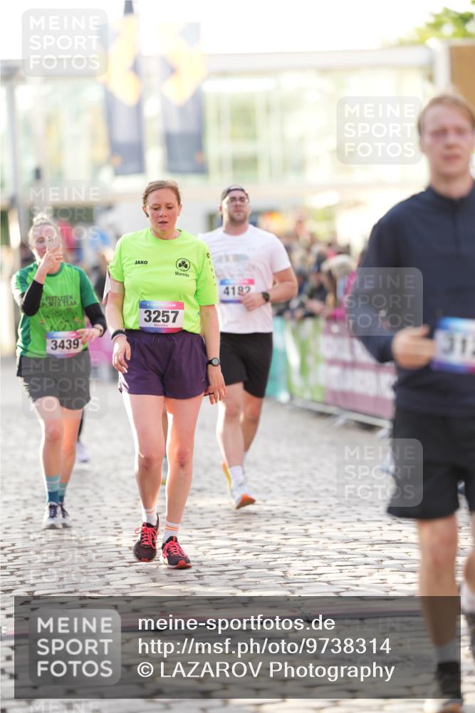 12.06.2026 - Holstenköstenlauf LAZAROV Photography http://msf.ph/oto/9738314 12.06.2026 20:03:18 Laufen 3127, 3257, 3268, 3439, 3508, 4182, 4903 meine-sportfotos.de