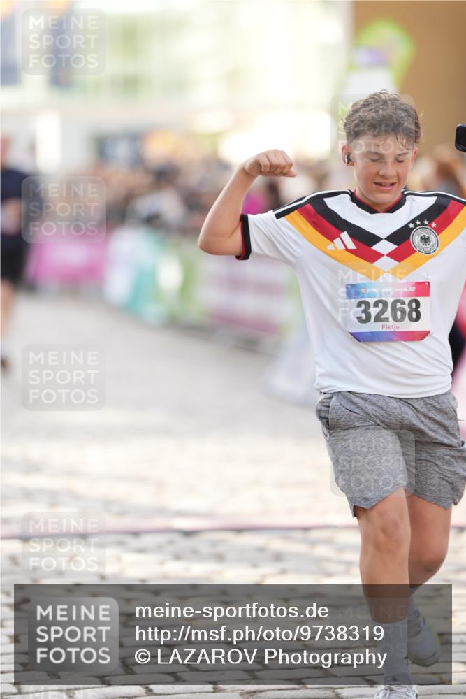 12.06.2026 - Holstenköstenlauf LAZAROV Photography http://msf.ph/oto/9738319 12.06.2026 20:03:14 Laufen 3127, 3162, 3268, 3897 meine-sportfotos.de