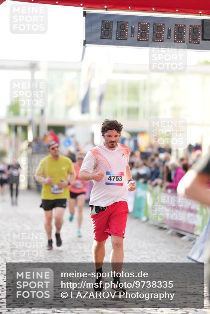 12.06.2026 - Holstenköstenlauf LAZAROV Photography http://msf.ph/oto/9738335 12.06.2026 20:02:59 Laufen 3803, 3809, 4143, 4350, 4636, 4753 meine-sportfotos.de