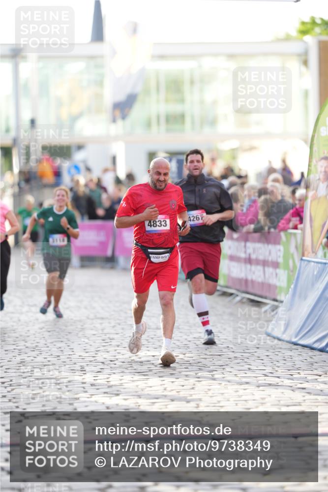 12.06.2026 - Holstenköstenlauf LAZAROV Photography http://msf.ph/oto/9738349 12.06.2026 20:02:46 Laufen 3118, 3125, 3184, 3905, 3933, 3940, 4154, 4155, 4267, 4526, 4833, 4884 meine-sportfotos.de