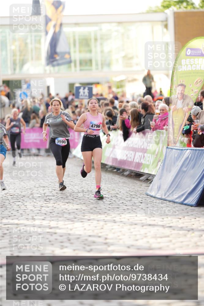 12.06.2026 - Holstenköstenlauf LAZAROV Photography http://msf.ph/oto/9738434 12.06.2026 20:01:29 Laufen 3079, 3590, 4692, 4796 meine-sportfotos.de