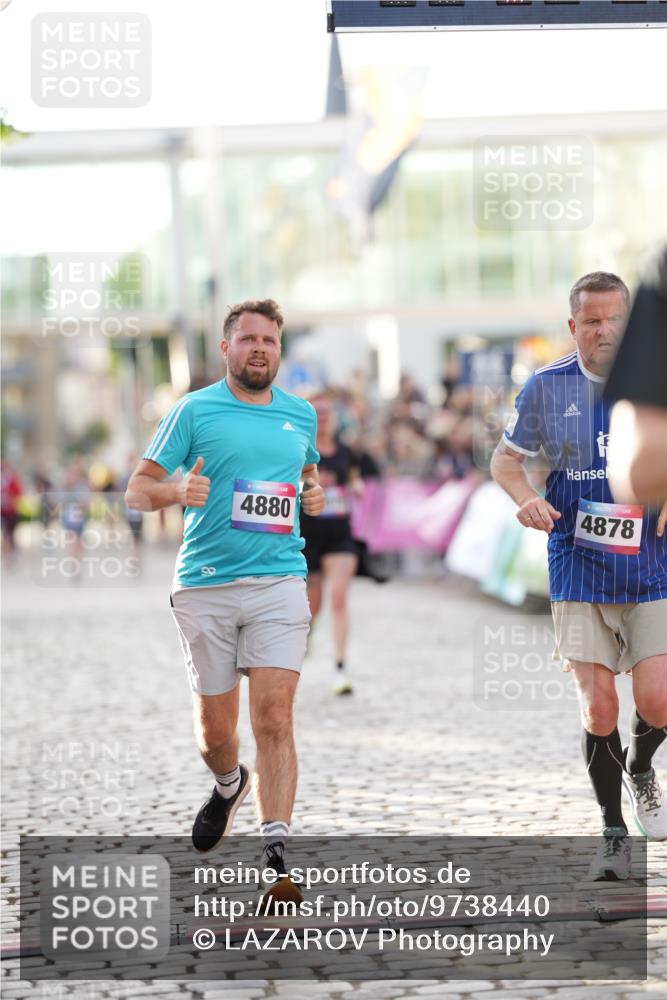 12.06.2026 - Holstenköstenlauf LAZAROV Photography http://msf.ph/oto/9738440 12.06.2026 20:01:22 Laufen 3079, 3122, 3921, 4223, 4579, 4878, 4880 meine-sportfotos.de
