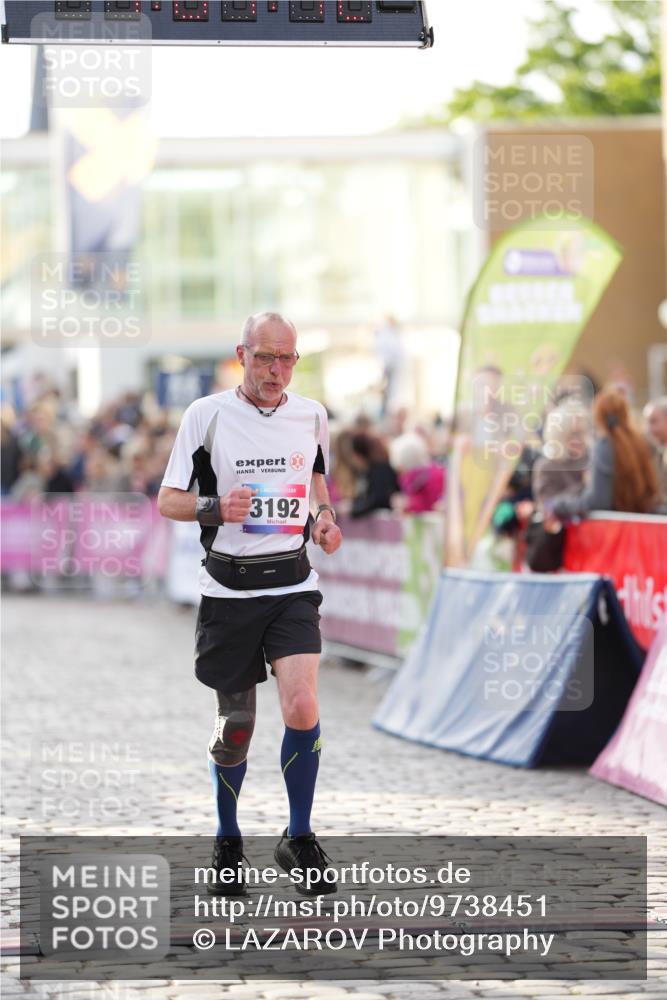 12.06.2026 - Holstenköstenlauf LAZAROV Photography http://msf.ph/oto/9738451 12.06.2026 20:01:11 Laufen 3192, 4245 meine-sportfotos.de
