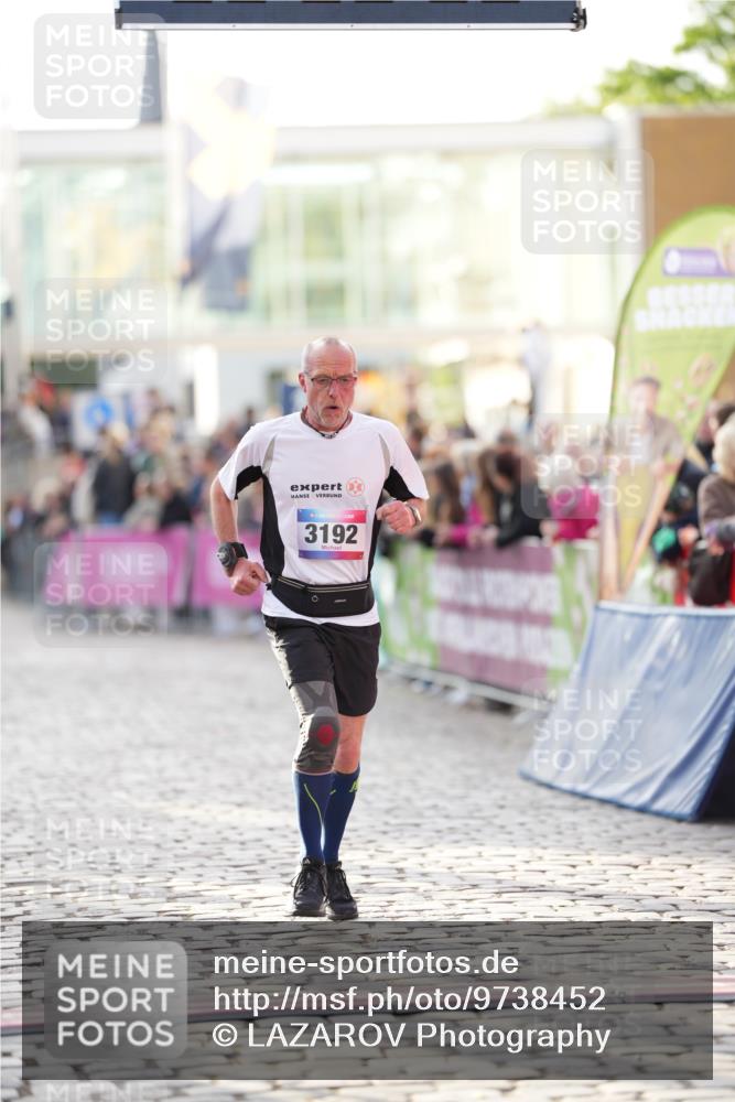 12.06.2026 - Holstenköstenlauf LAZAROV Photography http://msf.ph/oto/9738452 12.06.2026 20:01:11 Laufen 3192, 4245 meine-sportfotos.de