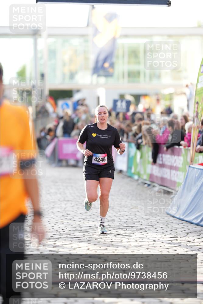 12.06.2026 - Holstenköstenlauf LAZAROV Photography http://msf.ph/oto/9738456 12.06.2026 20:01:05 Laufen 3284, 4245, 4727 meine-sportfotos.de