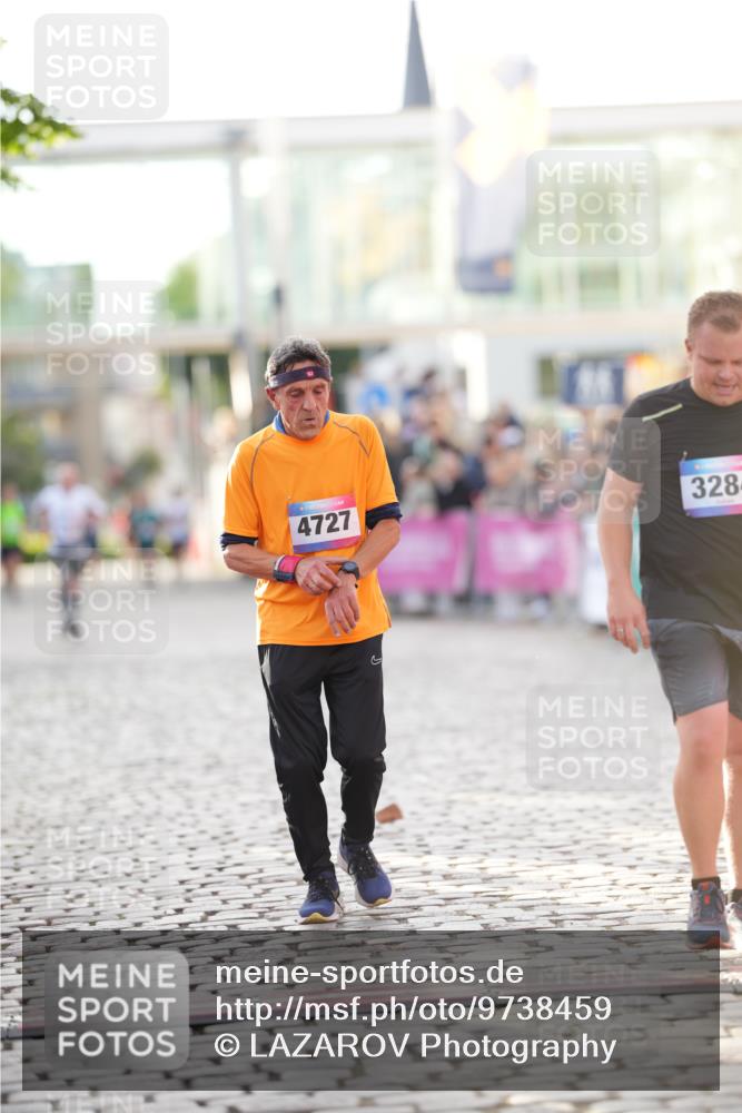12.06.2026 - Holstenköstenlauf LAZAROV Photography http://msf.ph/oto/9738459 12.06.2026 20:01:02 Laufen 3284, 4439, 4727, 4931 meine-sportfotos.de