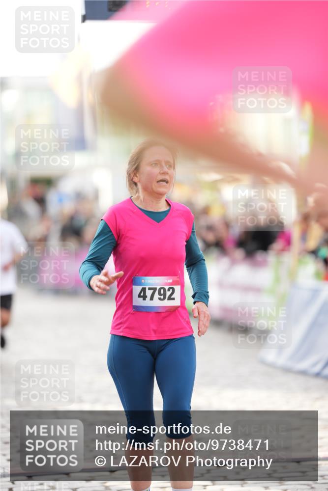 12.06.2026 - Holstenköstenlauf LAZAROV Photography http://msf.ph/oto/9738471 12.06.2026 20:00:54 Laufen 3558, 4149, 4382, 4439, 4792, 4931 meine-sportfotos.de