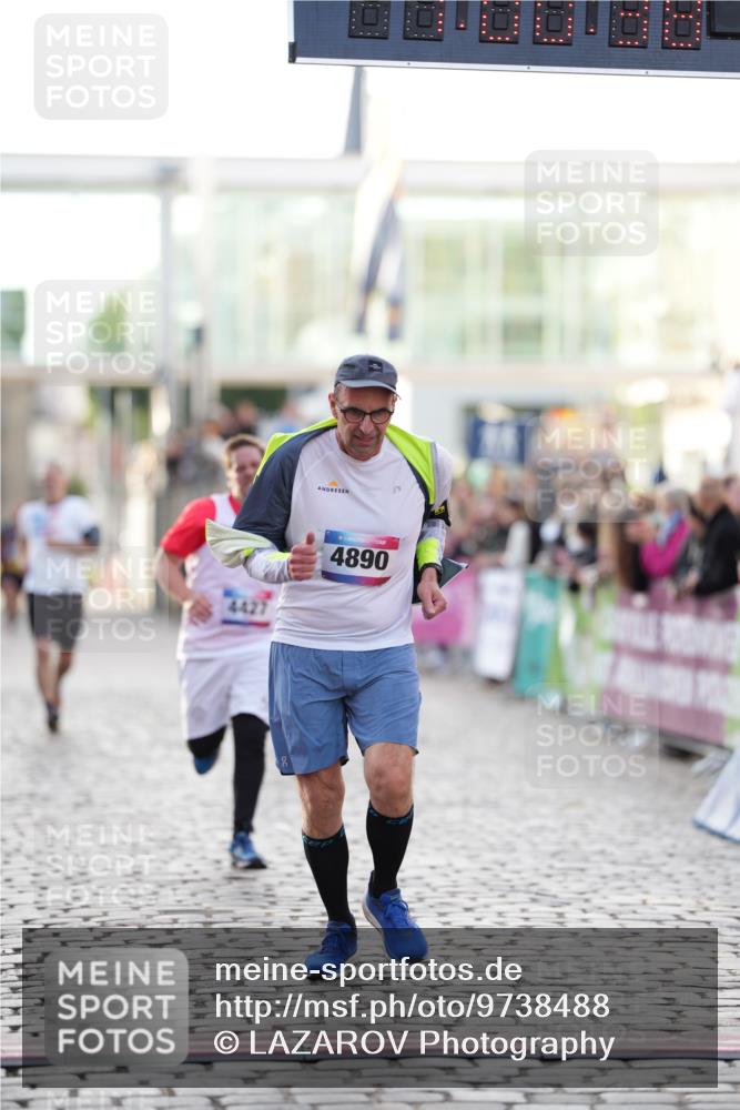 12.06.2026 - Holstenköstenlauf LAZAROV Photography http://msf.ph/oto/9738488 12.06.2026 20:00:37 Laufen 3825, 4427, 4890 meine-sportfotos.de