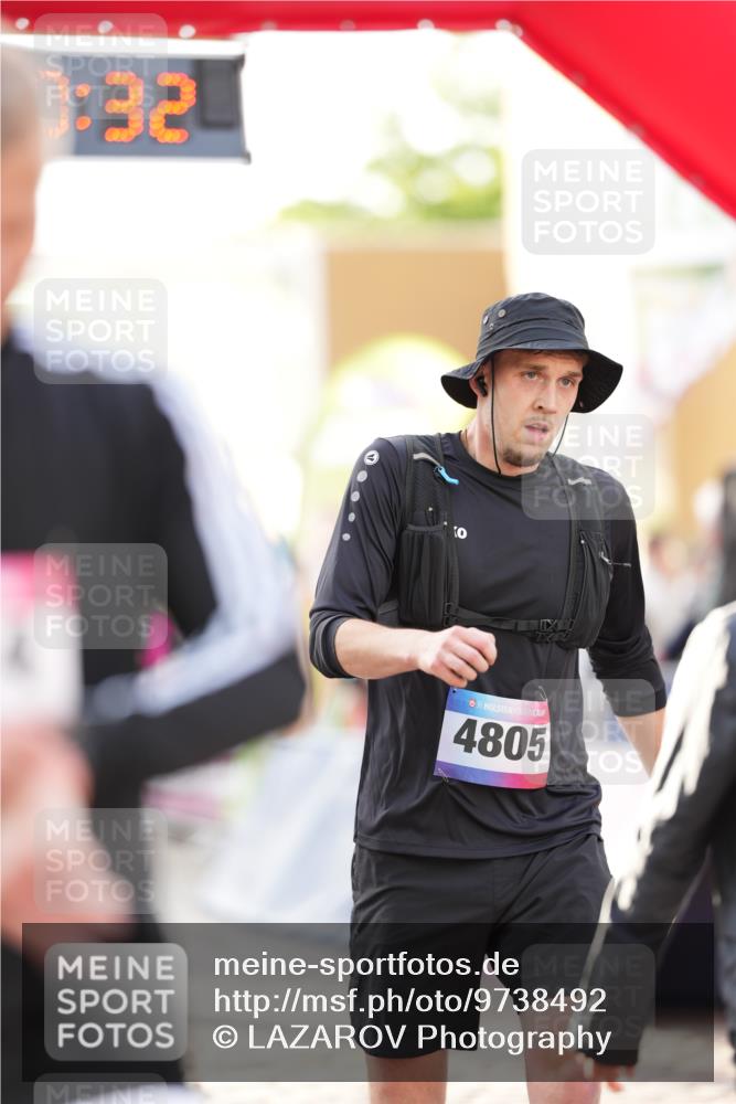 12.06.2026 - Holstenköstenlauf LAZAROV Photography http://msf.ph/oto/9738492 12.06.2026 20:00:32 Laufen 3154, 3566, 4805 meine-sportfotos.de