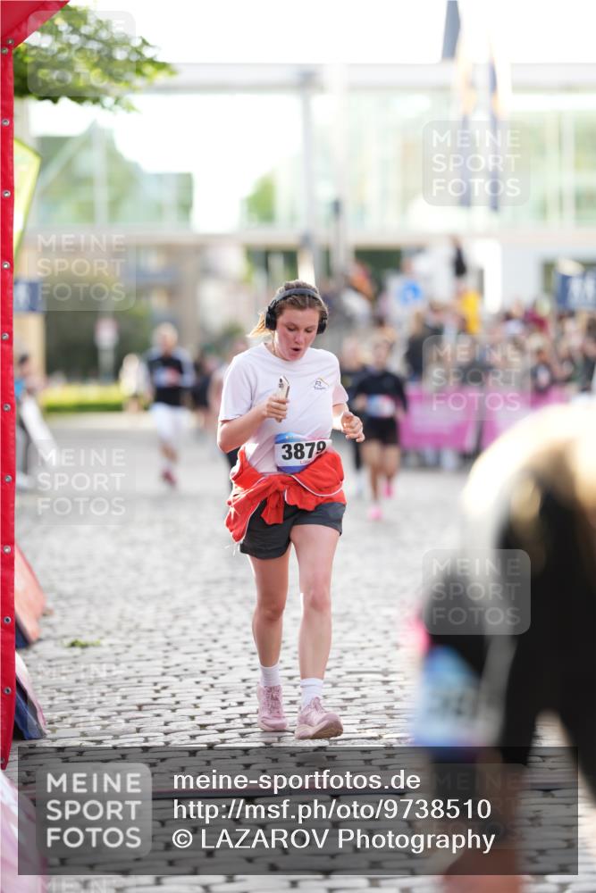 12.06.2026 - Holstenköstenlauf LAZAROV Photography http://msf.ph/oto/9738510 12.06.2026 20:00:18 Laufen 3055, 3654, 3879, 4933 meine-sportfotos.de