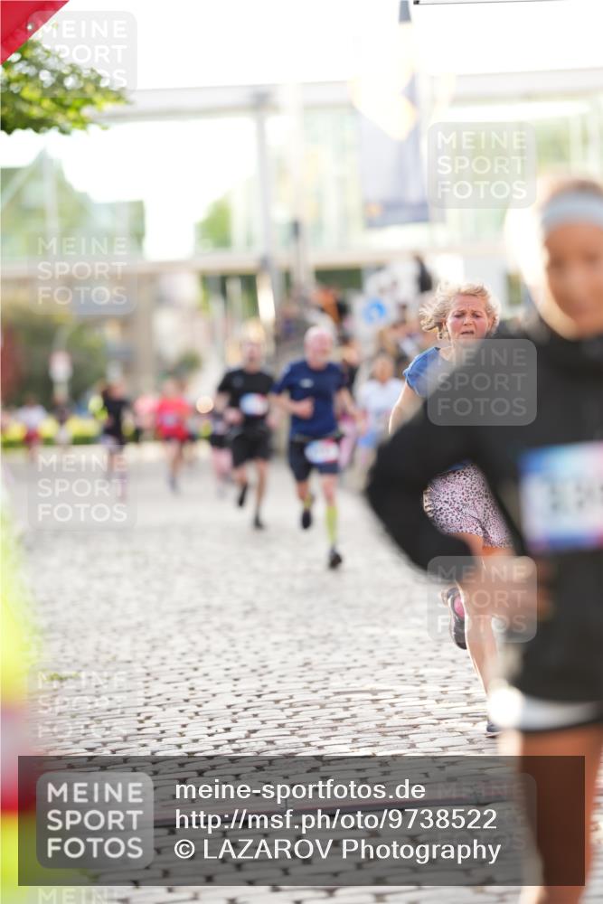 12.06.2026 - Holstenköstenlauf LAZAROV Photography http://msf.ph/oto/9738522 12.06.2026 20:00:02 Laufen 3382, 3393, 3835, 4457, 4565, 4723 meine-sportfotos.de