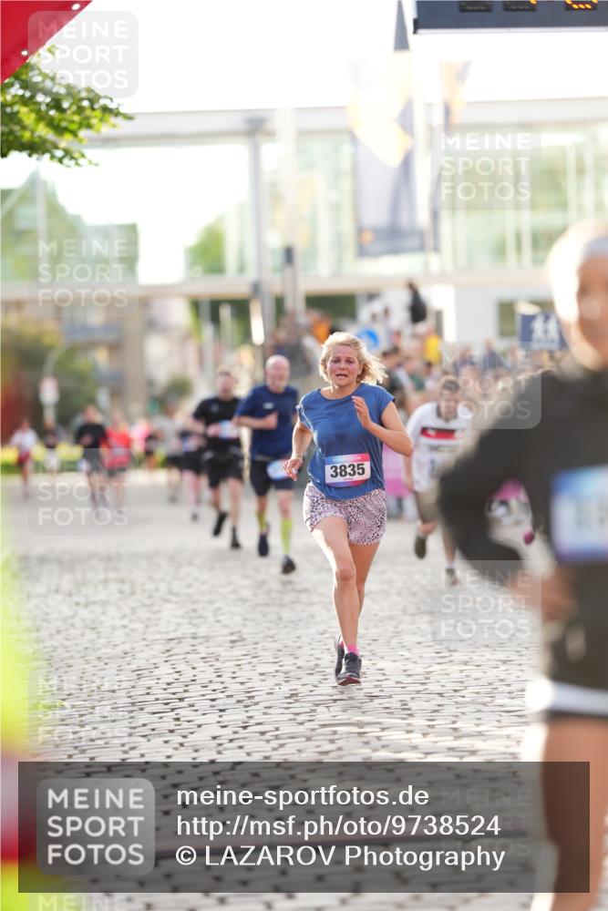12.06.2026 - Holstenköstenlauf LAZAROV Photography http://msf.ph/oto/9738524 12.06.2026 20:00:01 Laufen 3393, 3835, 4457, 4565, 4824 meine-sportfotos.de