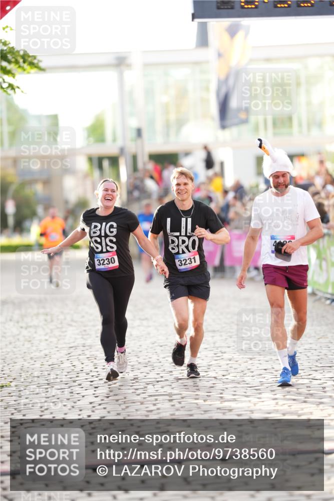 12.06.2026 - Holstenköstenlauf LAZAROV Photography http://msf.ph/oto/9738560 12.06.2026 19:59:30 Laufen 3230, 3231, 3269, 3749, 4180, 4587 meine-sportfotos.de