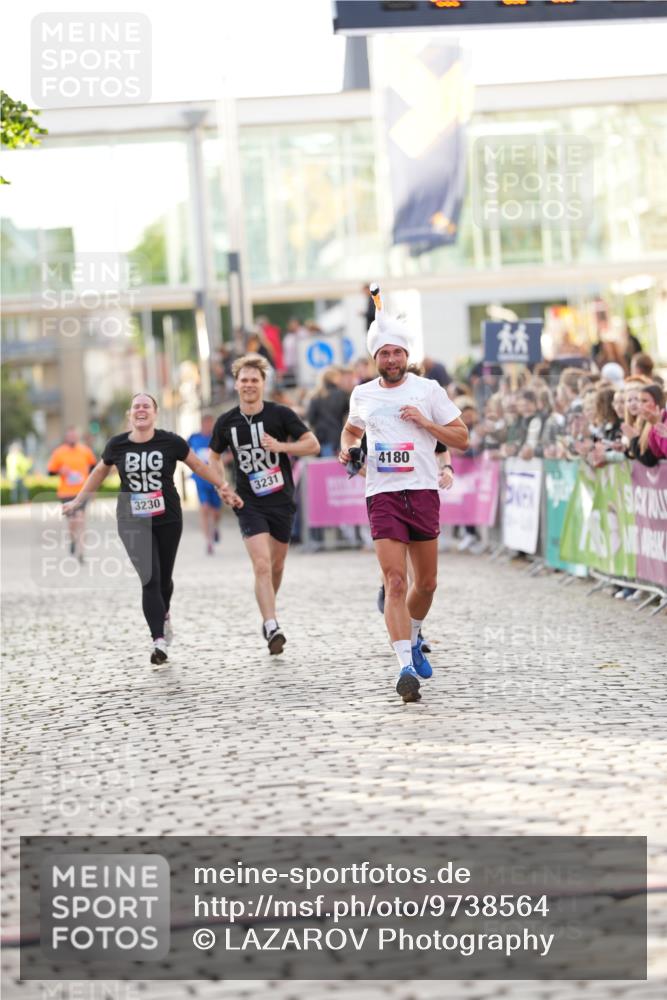 12.06.2026 - Holstenköstenlauf LAZAROV Photography http://msf.ph/oto/9738564 12.06.2026 19:59:28 Laufen 3230, 3231, 3269, 3749, 4587 meine-sportfotos.de